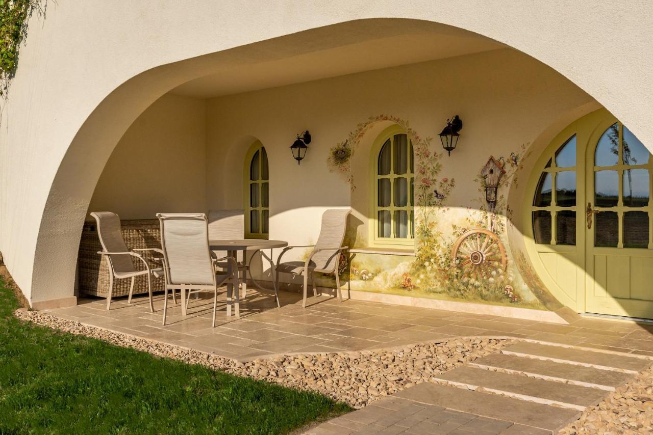 Casa Timis - Wellness & Spa Resort Chitorani Екстериор снимка The interior of the house