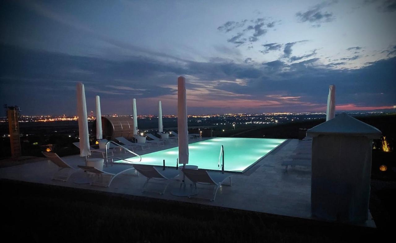 Casa Timis - Wellness & Spa Resort Chitorani Екстериор снимка Rooftop pool at the Hotel