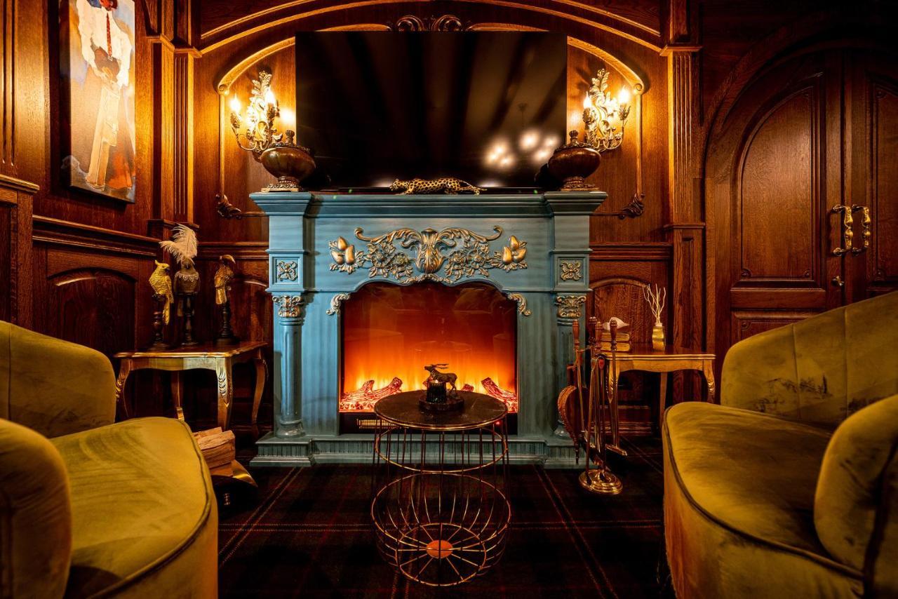 Casa Timis - Wellness & Spa Resort Chitorani Екстериор снимка The fireplace in the living room