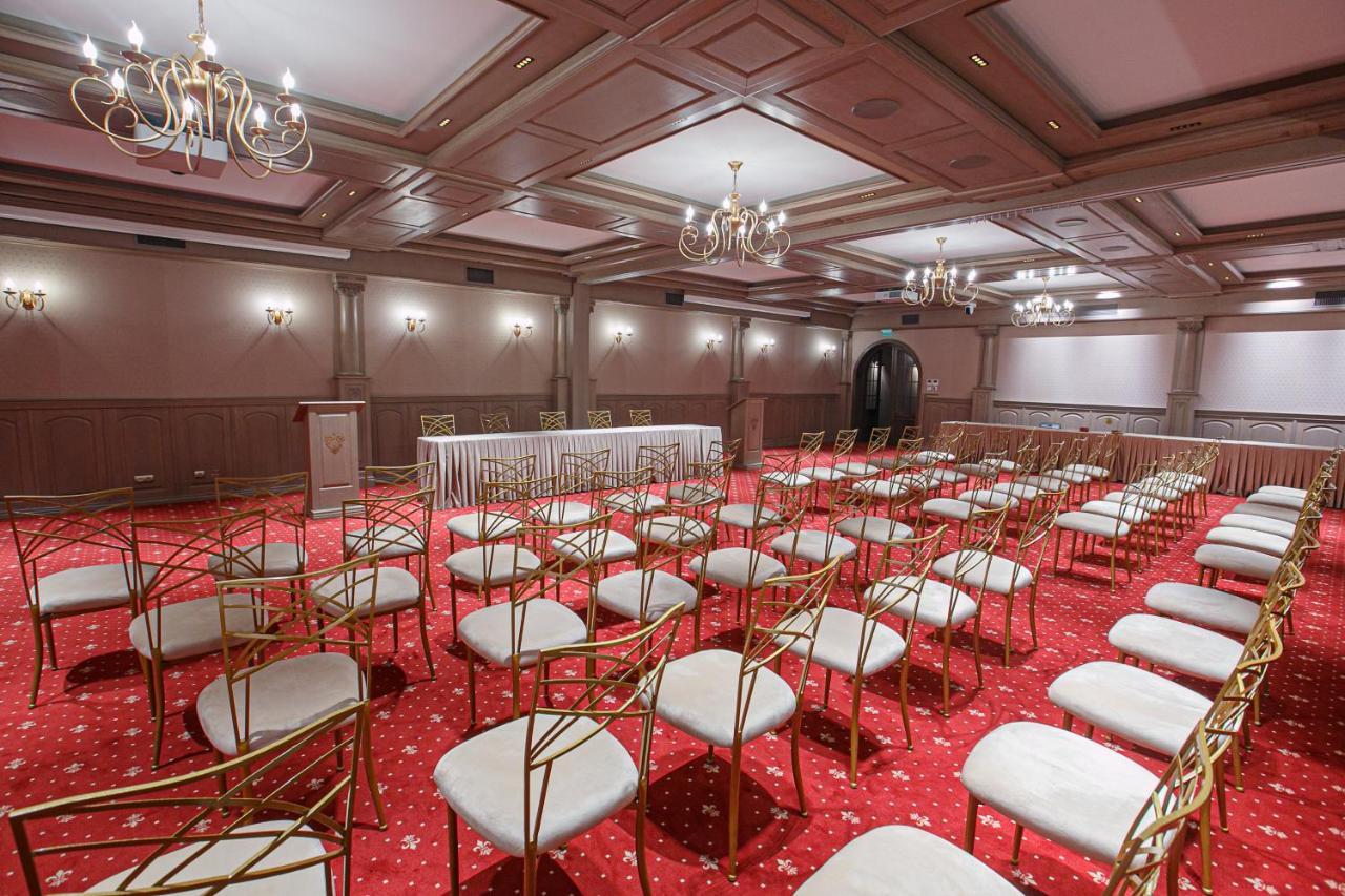 Casa Timis - Wellness & Spa Resort Chitorani Екстериор снимка The ballroom